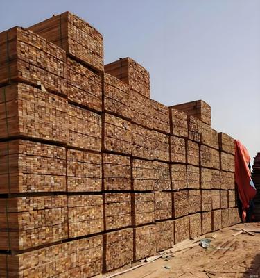 二手集裝箱房回收收售二手方木 模板竹膠板木架板定尺板條各種建筑材料